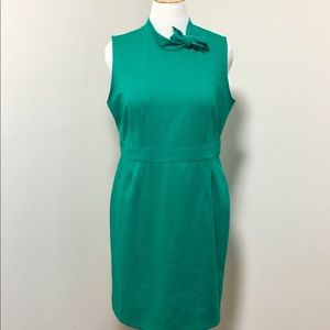 Green Sleeveless Dress with Neck Tie